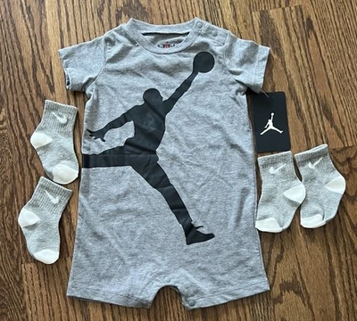 AIR NIKE JORDAN Bebé Niños 3 piezas Set Regalo Body y Calcetines 0-9 Meses GRIS Foto 1 de 4