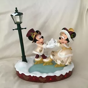 Disney Maquette Minnie & Topolino Duetto Pattino a Natale 12" Statuina Alta - Nuovo con scatola - Foto 1 di 8