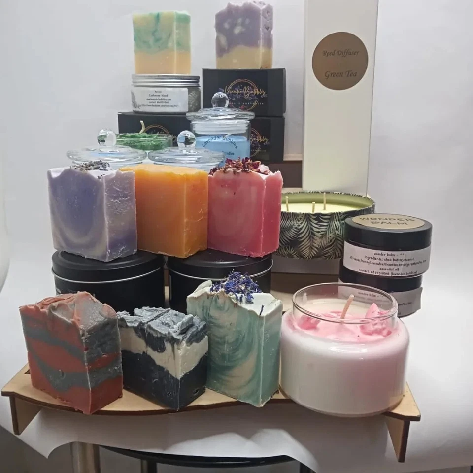 Cesta paquete de regalo para ella + difusor de coche gratis / paquete de regalo para mamá / cesta de cumpleaños Foto 1 de 2