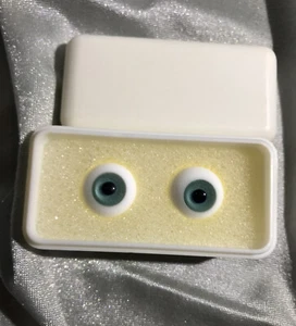 Tallina's green glass doll eyes 14MM - Picture 1 of 3