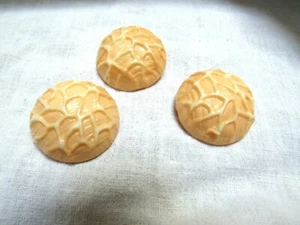 Vintage 3 Large Honey Beige Yellow Lacey Buttons Dome Tops 1-5/16” - Picture 1 of 7