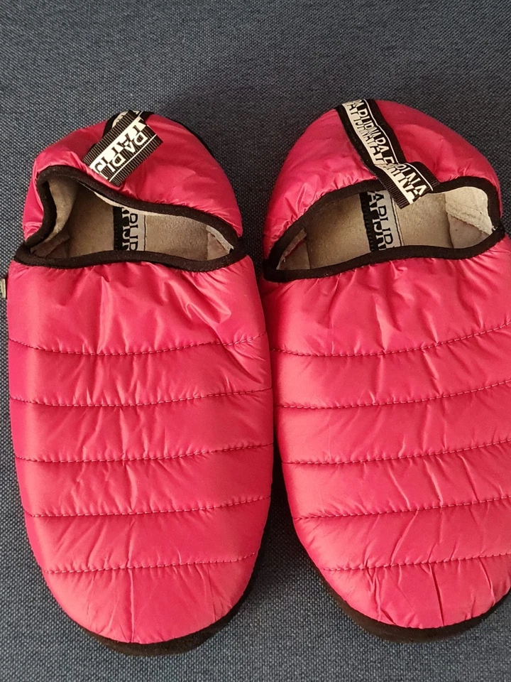 NapapijriSchuhein Gr 41. Hausschuhe Schuhe Winterschuhe. Farbe Rose mit schwarz. - Bild 1 von 4