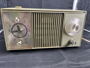 Vintage General Electric Alarm Clock AM Radio Model C1479-B 1960 to 70's Read - Picture 1 of 7