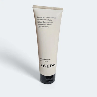 Limpiador exfoliante facial y corporal Loved01 6 fl oz + sellado Foto 1 de 2