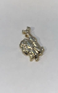 Prendedor Disney World 50 Aniversario Fab 50 Serie 2 Estatua Dorada Dama y el Vagabundo - Imagen 1 de 4