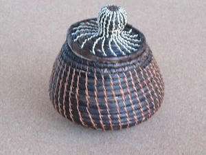 Cesta tejida a mano Wounaan Tribe con tapa - Marrones y bronceados E.584 ¡Nuevo precio! - Imagen 1 de 4