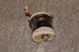 Vintage Abu Garcia 3000 Baitcasting Reel Made in Sweden R/F #080402 - Picture 1 of 7