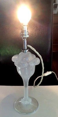 TISCHLAMPE VON DAUM WUNDERBARE KRISTALL VINTAGE TULPENLAMPE - ATEMBERAUBEND WAS FÜR EINE SCHÖNHEIT - Bild 1 von 4