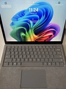 Microsoft Surface Laptop 2 i7-8650U CPU @1.90GHZ 2.11GHZ 256GB Platinum 13.5 - Picture 1 of 5