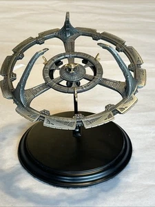 VINTAGE STAR TREK DEEP SPACE NOVE STAZIONI PELTRO + SUPPORTO FRANKLIN COME NUOVO - Foto 1 di 15