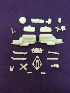 48 Ford Coupe 239 FLATHEAD V8 ENGINE TRANS from Revell 1:25 Model Kit 1948 MOTOR - Picture 1 of 8