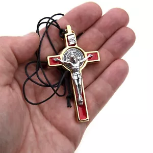 3 Zoll St. Benedikt Kruzifix Kreuz katholische Halskette rot Emaille Männer & Frauen an Kordel - Bild 1 von 5