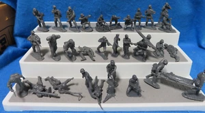 Classic Toy Soldiers WWII German Infantry 32 in 32 poses in 1/32 scale (54MM) - Picture 1 of 2