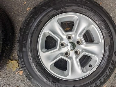 CANTIDAD (1) Rueda OEM de fábrica de Jeep Grand Cherokee 2014 17x8 TMP y tuercas  Foto 1 de 4