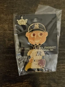 Prendedor colgante de jugador de béisbol Aminco Yankees - Imagen 1 de 6