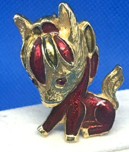 SPILLA ANIMALIER ANNI 60 ASINELLO IN METALLO DORATO E SMALTO ROSSO - Foto 1 di 5