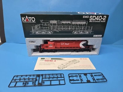 Kato Locomotive 37-2905 Canadian Pacific SD40-2 Mid w/Snoot Nose 5984 w/DCC/Box - Image 1 of 4