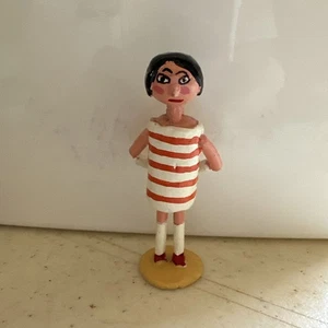 Mid century girl figurine red white striped outfit on yellow base 2 1/2" tall - Bild 1 von 8