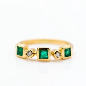 Ring 585/14K Gelbgold Diamanten 0,1ct H/SI Smaragde Gr. 50 - Bild 1 von 2