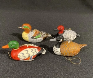 4 Decoys Anatra Vintage Ornamenti Albero di Natale Resina Dipinta a Mano 3 in - Foto 1 di 16