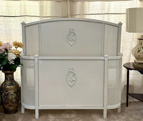 MCM Cast Iron Bed Wreath/Cherubs & Pereforated Panels Full Sz Cover
