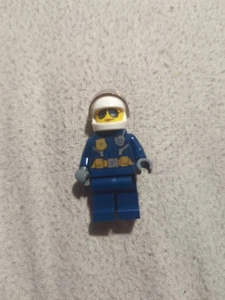 Lego Police Pilot Woman #60245 City Police - Picture 1 of 2