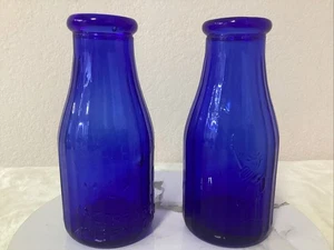 2 KOBALTBLAUE gerippte Glas 1 Pint Milchflaschen LIBERTY MILK CO Buffalo NY - LESEN - Bild 1 von 11