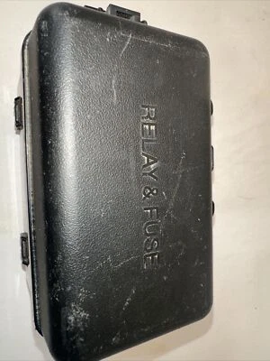 Caja de fusibles relé híbrido Toyota Camry 2013-2017 Foto 1 de 4