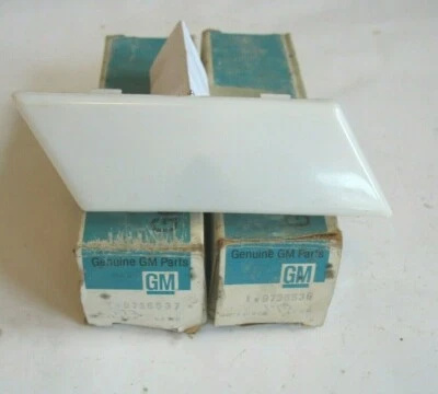 NUEVO 1974 1975 1976 OLDSMOBILE/88 BUICK LE SABRE DIESTRO/IZQUIERDO PAR DE LÁMPARAS DE CORTESÍA  Foto 1 de 4