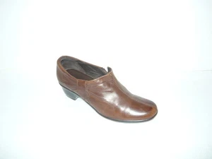CLARKS Distressed Brown Leather Studded Slide Mule Wedge Clogs Womens 8M - Picture 1 of 8