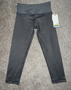 NWT Vuori Charcoal Gray Stripe Crop Capri Daily Leggings Size XS - Picture 1 of 4