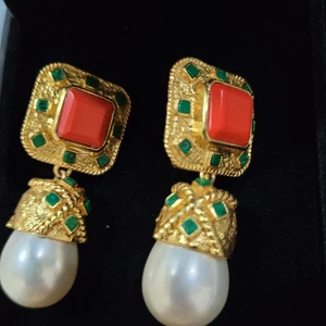 ✨️VALÉRE✨️ CORAL & MALACHITE DROP EARRINGS 24k Gold Plated NIB  GIFTABLE - Picture 1 of 13