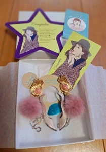 Cempaka High Heels Earrings - Picture 1 of 5