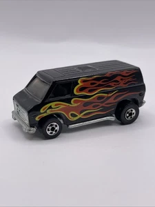 Hot Wheels 1974 Super Van negro con llamas en el lateral, hecho en Hong Kong - Imagen 1 de 8