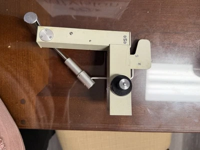 Tonómetro de aplanación Haag Kampf Goldmann modelo 870 serie # 13598 Foto 1 de 3