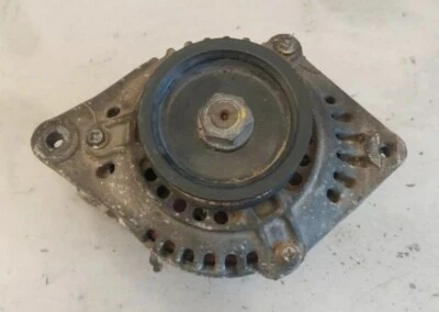 NISSAN 300ZX VG30T TURBO Z31 1984-1989 MONTAJE ALTERNADOR (sin probar) Foto 1 de 4