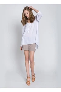 Ladies Tassle Tie Weaved Yoke Blouse in White - Perfect for summer! - Bild 1 von 3