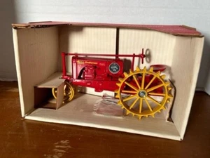 1994 LOUSIVILLE SHOW CHALLENGER1/16 SCALE MASSEY FERGUSON NI LOUISVILLE SHOW NIB - Picture 1 of 8