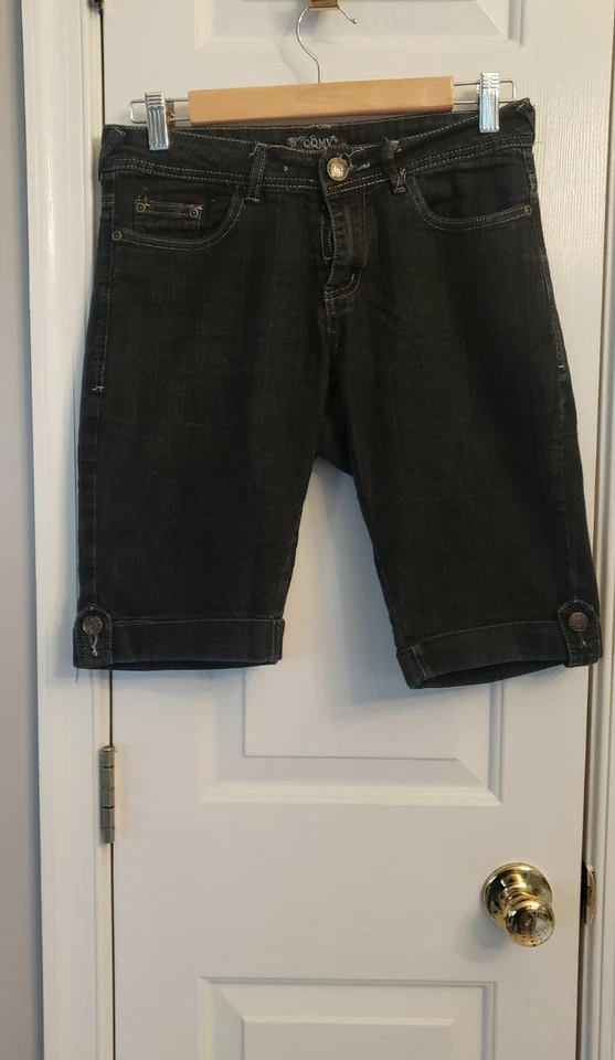 Pantalones Cortos de Jeans QQMY Para Mujer Talla 3/4 Denim Jean Bermudas Oscuras Sólidas Foto 1 de 4