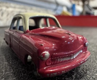 Matchbox 22a; Vauxhall Cresta E Series; Dark Red, Cream Roof, Crimped Axles - Image 1 of 4