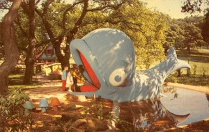 WILLIE THE BLUE WHALE Oakland Park CHILDREN'S FAIRYLAND 1950s Vintage Postcard - Picture 1 of 2