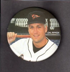 JKA Cal Ripken Jr MLB PIN BACK BUTTON Baltimore Orioles 3" - Bild 1 von 1