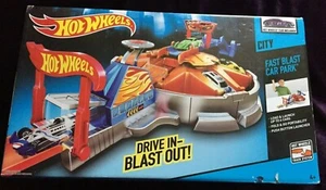 NEW Mattel Hot Wheels Model Car City Fast-Blast Rotating Car Park Track BHP89 - Picture 1 of 7