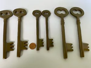 Vintage Antique Brass Finish Metal Skeleton Keys Set of 6 keys Dark Gold tone - Picture 1 of 12