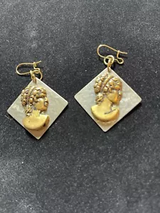 Pendientes colgantes vintage de metal camafeo del antiguo Egipto Roma tono dorado de moda - Imagen 1 de 6