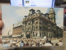 E Vintage Old OHIO Postcard Wooster Wayne County Courthouse Freedlanders Store
