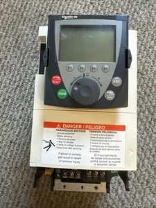 Schneider Electric ATV61HU15N4 Altivar 61 2HP Drive used Take Off Unit Unused - Afbeelding 1 van 12
