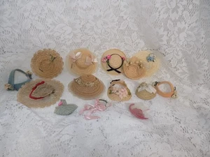 Lotto cappello bambola vintage Vogue Ginny incordato 11 cappelli borsa collana anni 50 - Foto 1 di 8