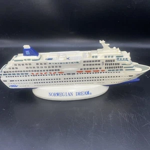 Norwegian Cruise Line Norwegian Dream Model Cruise Ship **Retired - Picture 1 of 8