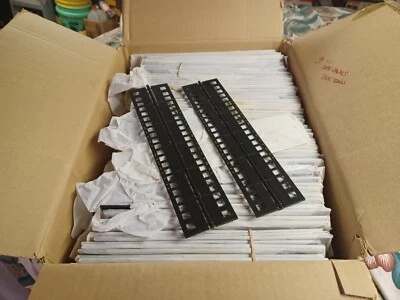 2 NOS HO scale ILLINOIS CENTRAL 22 WINDOW Passsenger Car Side Panel Set Walthers - Image 1 of 4